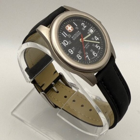 Vintage Wenger 2005 SAK Design Round Unisex Black Leather Strap Watch Working - Picture 2 of 10